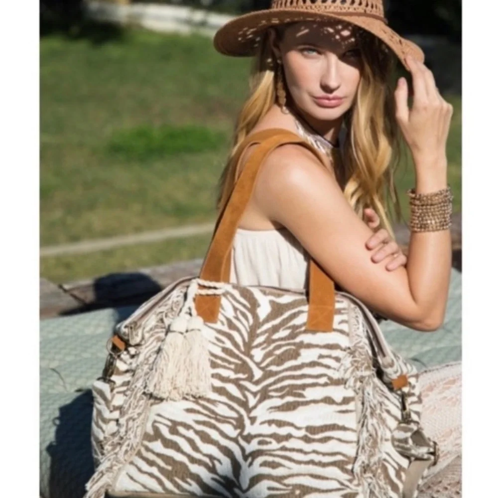 NWOT Beautiful HANDMADE Ruggine Tiger Motif Boho Bag - Picture 3 of 13